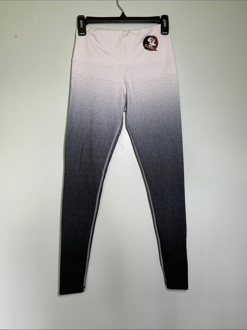 Zoot Women’s Ombre White to Navy Leggings with FSU Seminoles Patch